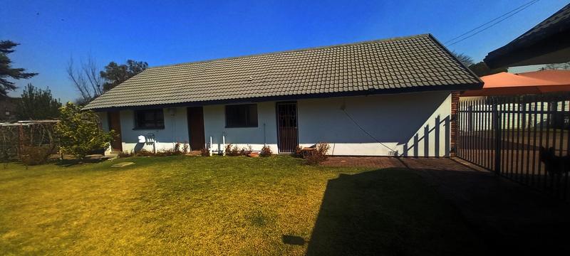 5 Bedroom Property for Sale in Three Rivers Gauteng