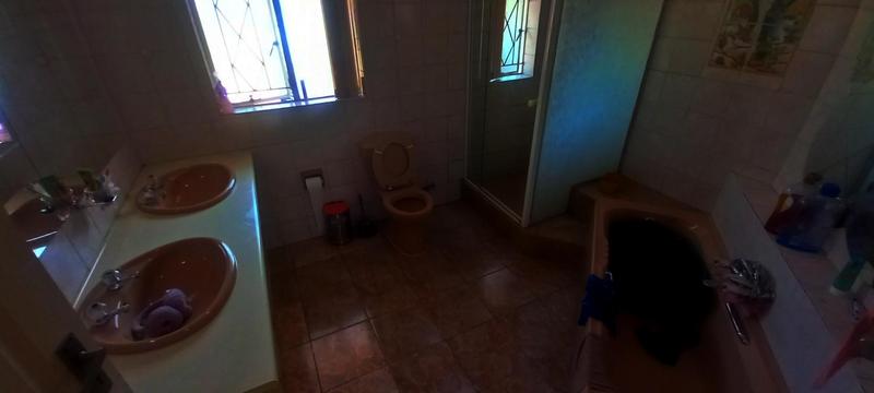 5 Bedroom Property for Sale in Three Rivers Gauteng