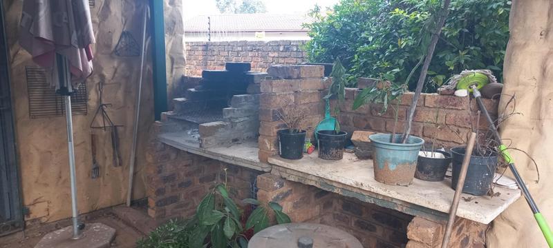 3 Bedroom Property for Sale in Unitas Park Gauteng