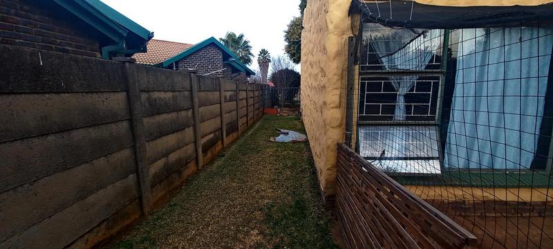 3 Bedroom Property for Sale in Unitas Park Gauteng