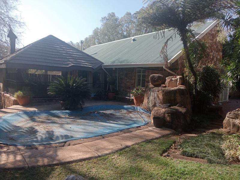 6 Bedroom Property for Sale in Boekenhoutskloof and surround Gauteng