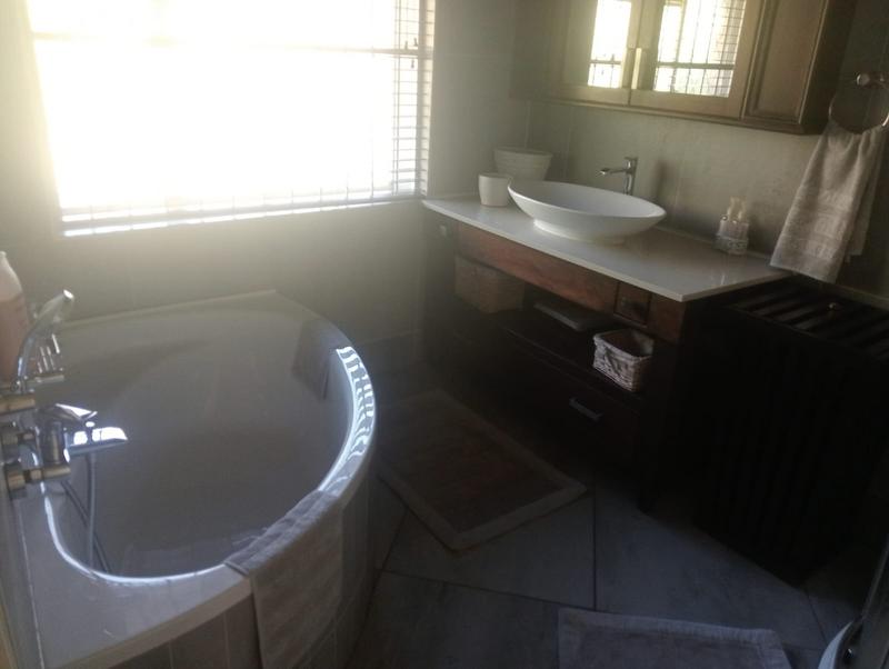 6 Bedroom Property for Sale in Boekenhoutskloof and surround Gauteng