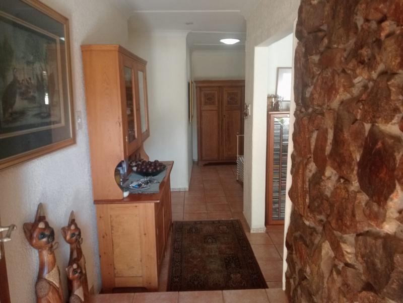 6 Bedroom Property for Sale in Boekenhoutskloof and surround Gauteng