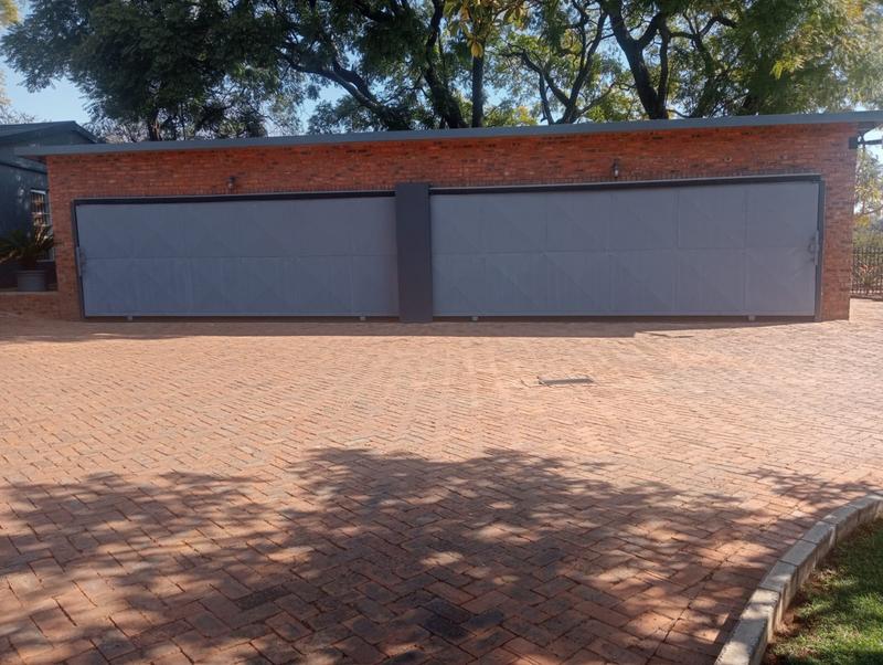 6 Bedroom Property for Sale in Boekenhoutskloof and surround Gauteng