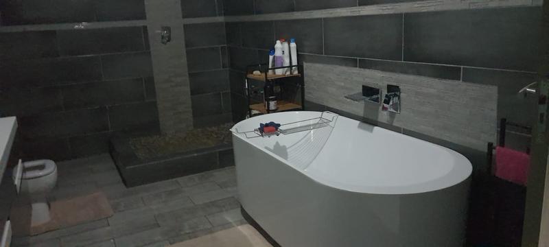 3 Bedroom Property for Sale in Lusthof Gauteng