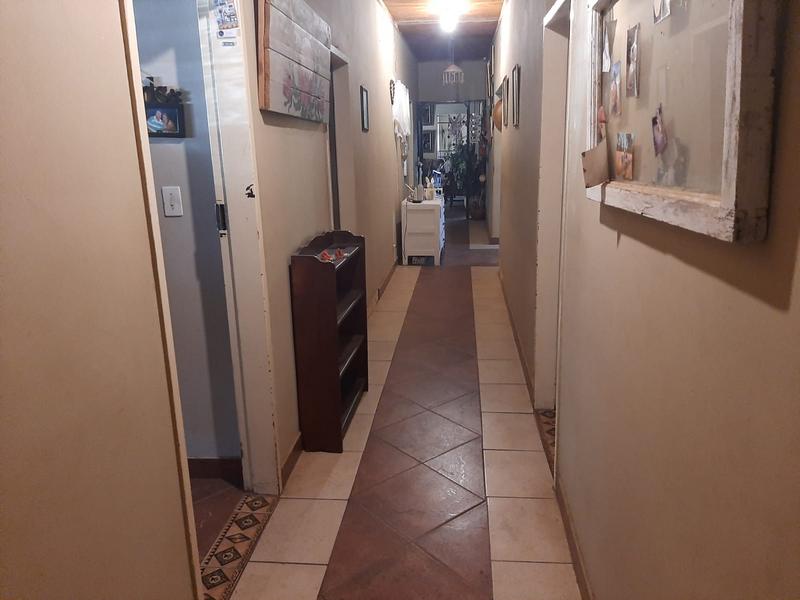 4 Bedroom Property for Sale in Magaliesmoot Gauteng