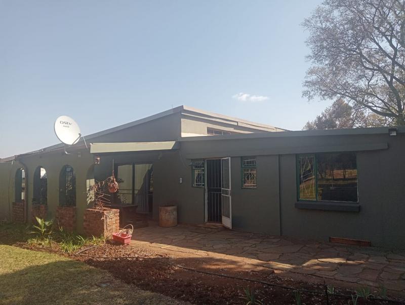 3 Bedroom Property for Sale in Magaliesmoot Gauteng