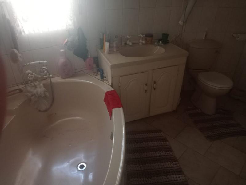 3 Bedroom Property for Sale in Magaliesmoot Gauteng