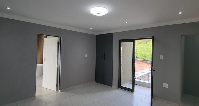 5 Bedroom Property for Sale in Roodepark Eco Estate Gauteng