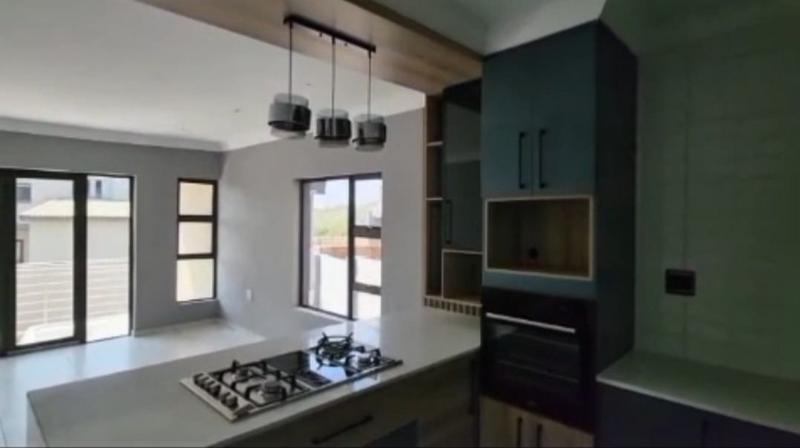 5 Bedroom Property for Sale in Roodepark Eco Estate Gauteng