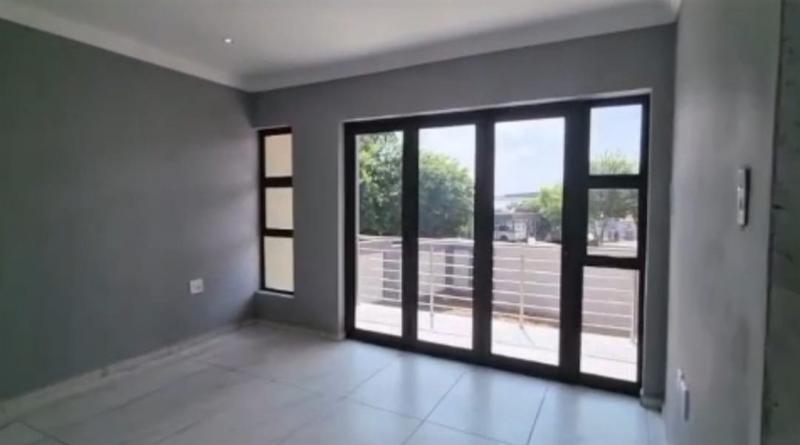 5 Bedroom Property for Sale in Roodepark Eco Estate Gauteng