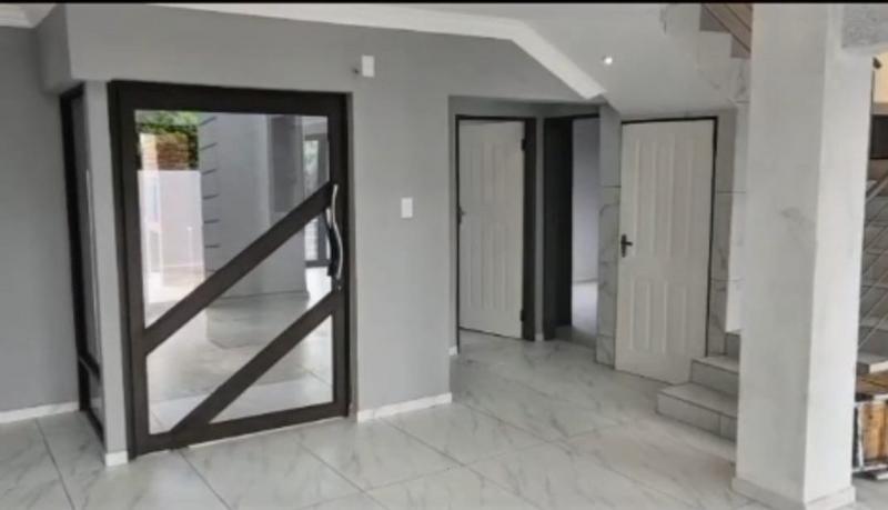5 Bedroom Property for Sale in Roodepark Eco Estate Gauteng