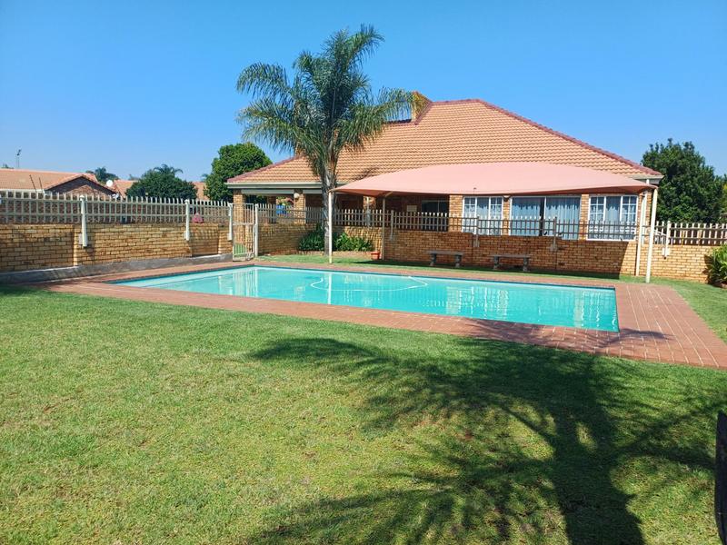 2 Bedroom Property for Sale in Eldoraigne Gauteng