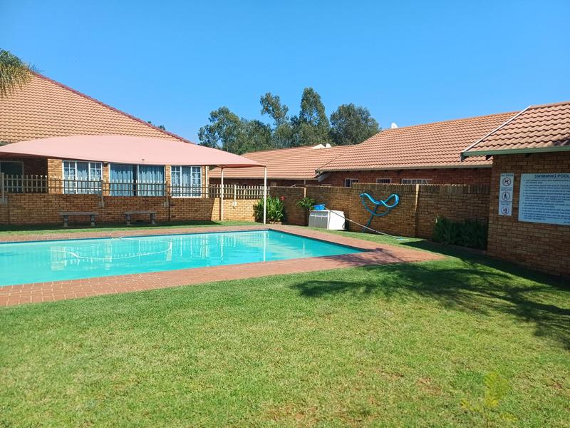 2 Bedroom Property for Sale in Eldoraigne Gauteng