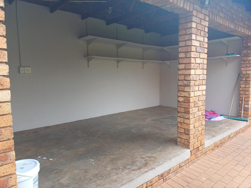 2 Bedroom Property for Sale in Eldoraigne Gauteng