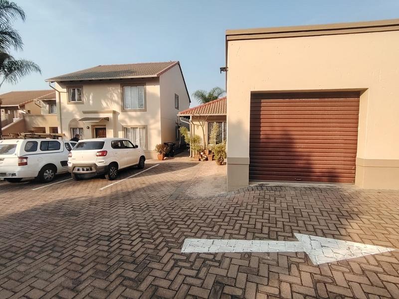 To Let 2 Bedroom Property for Rent in Amberfield Heights Gauteng