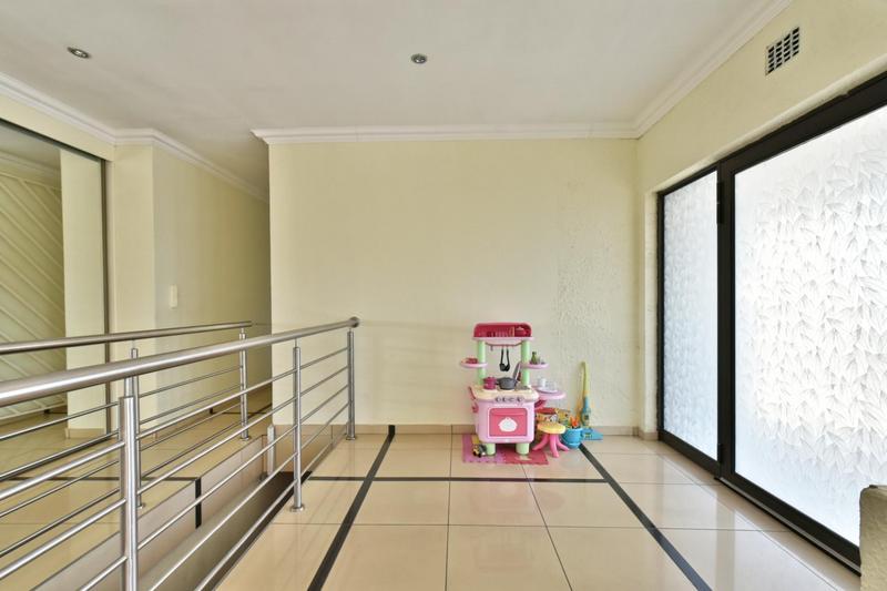 6 Bedroom Property for Sale in Glenvista Gauteng