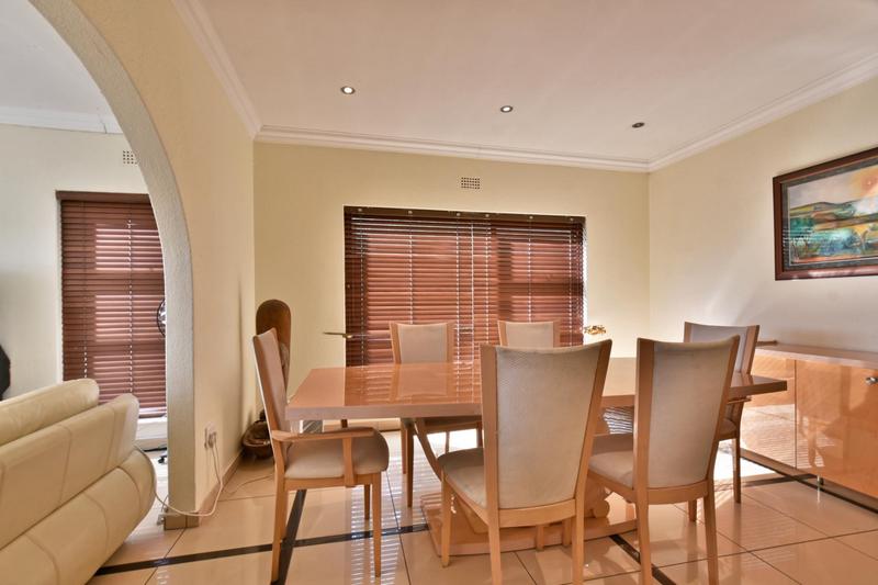 6 Bedroom Property for Sale in Glenvista Gauteng