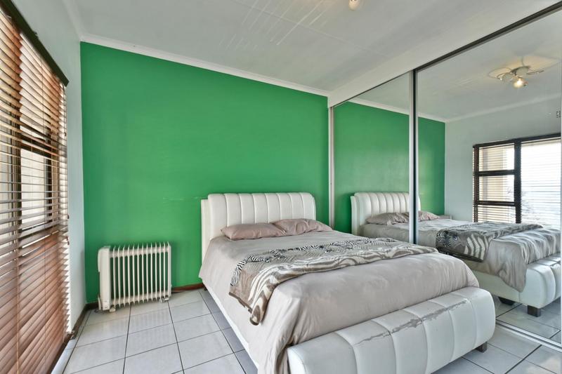6 Bedroom Property for Sale in Glenvista Gauteng