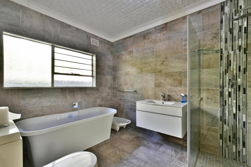 6 Bedroom Property for Sale in Glenvista Gauteng