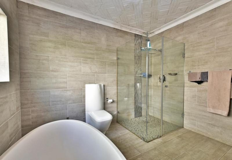6 Bedroom Property for Sale in Glenvista Gauteng