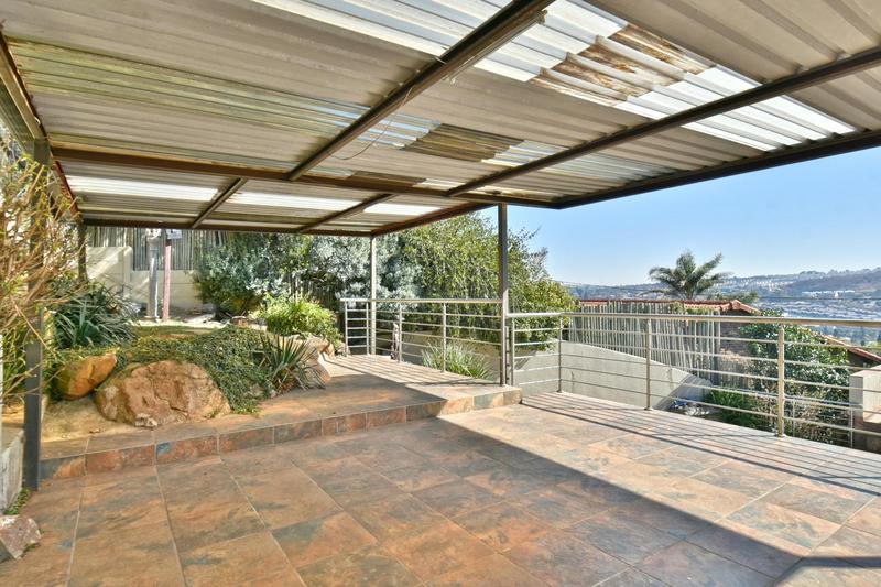 6 Bedroom Property for Sale in Glenvista Gauteng