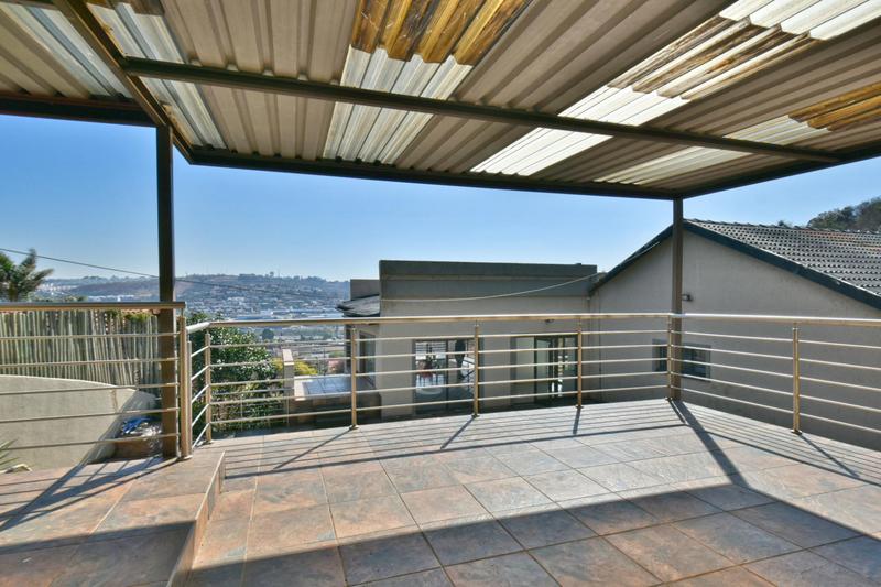 6 Bedroom Property for Sale in Glenvista Gauteng