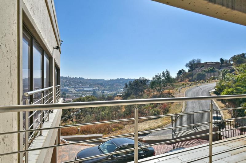 6 Bedroom Property for Sale in Glenvista Gauteng