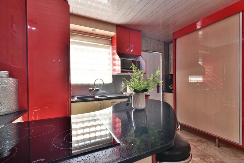 4 Bedroom Property for Sale in Alveda Park Gauteng