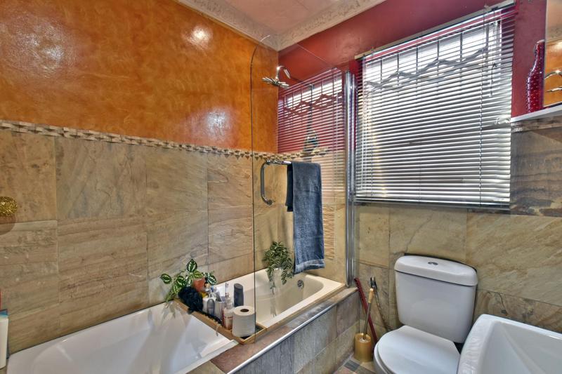 4 Bedroom Property for Sale in Alveda Park Gauteng