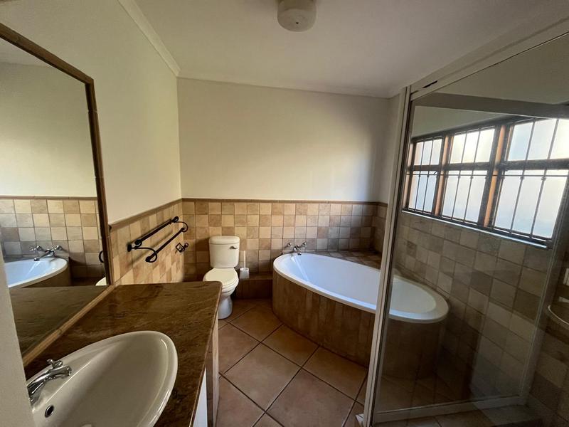 To Let 4 Bedroom Property for Rent in Waterkloof A H Gauteng