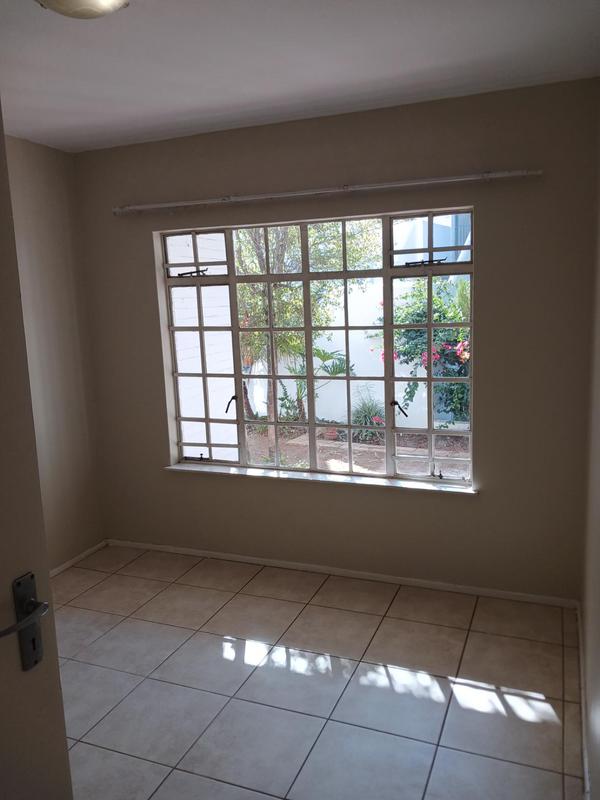 To Let 1 Bedroom Property for Rent in Magaliessig Gauteng