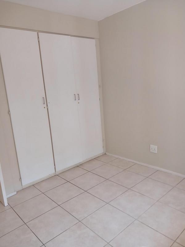 To Let 1 Bedroom Property for Rent in Magaliessig Gauteng