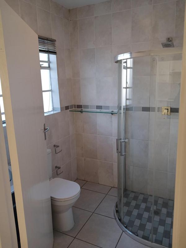 To Let 1 Bedroom Property for Rent in Magaliessig Gauteng