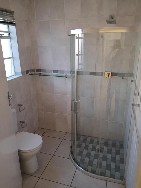 To Let 1 Bedroom Property for Rent in Magaliessig Gauteng