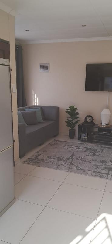To Let 3 Bedroom Property for Rent in Meadowlands Gauteng