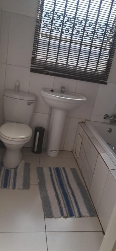 To Let 3 Bedroom Property for Rent in Meadowlands Gauteng