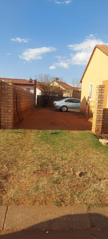 2 Bedroom Property for Sale in Lufhereng Gauteng