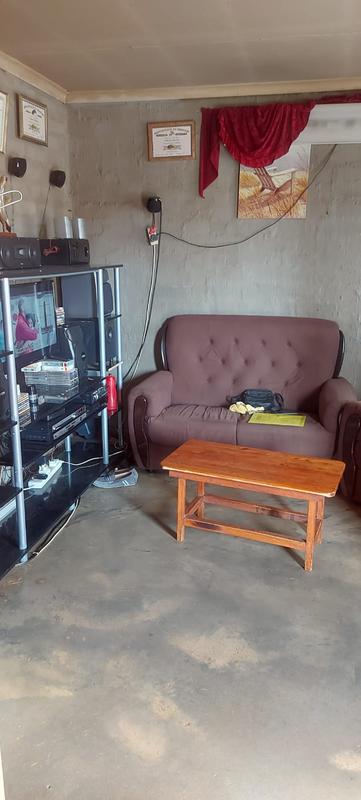 2 Bedroom Property for Sale in Lufhereng Gauteng