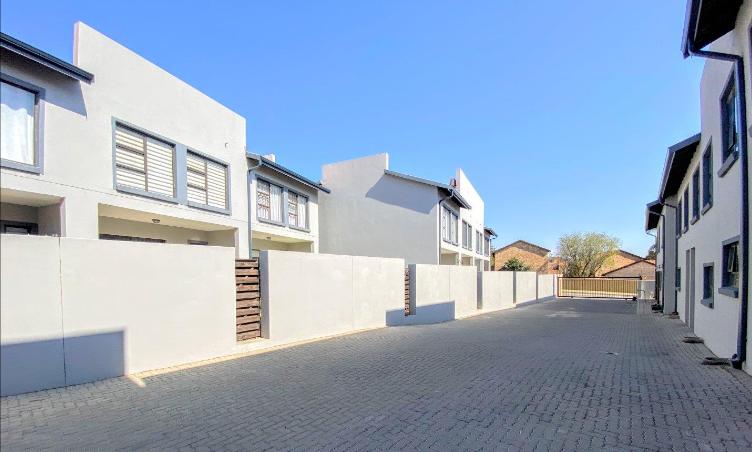 To Let 3 Bedroom Property for Rent in Paulshof Gauteng