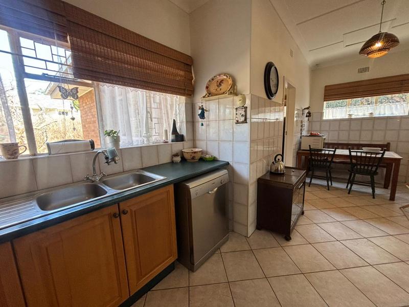 4 Bedroom Property for Sale in Florida Hills Gauteng