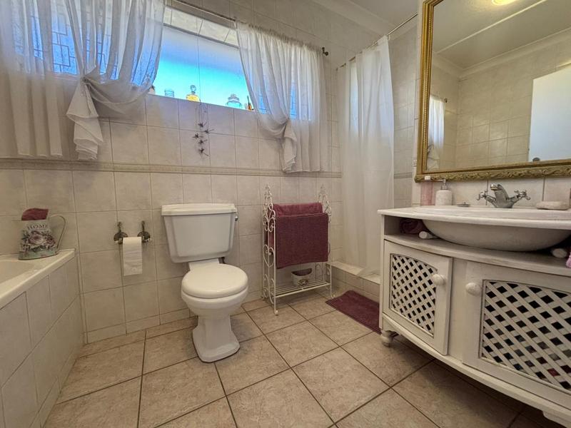 4 Bedroom Property for Sale in Florida Hills Gauteng