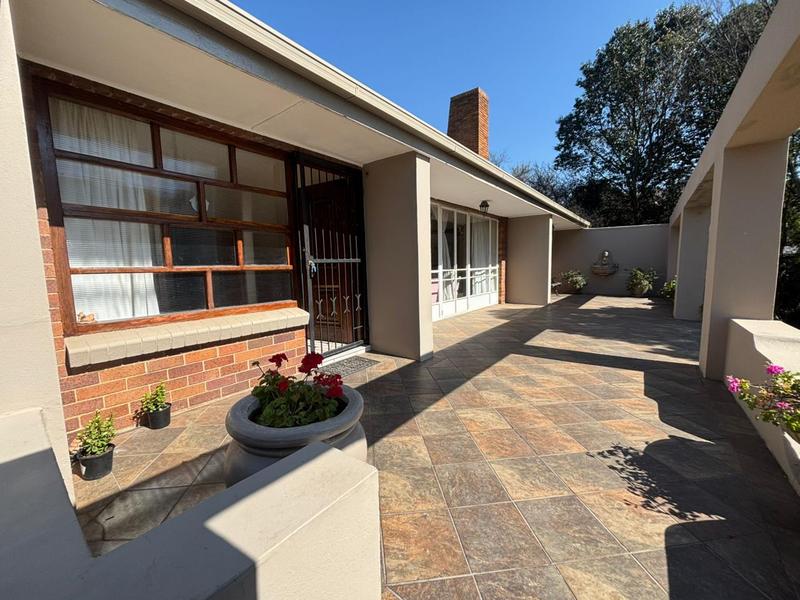 4 Bedroom Property for Sale in Florida Hills Gauteng