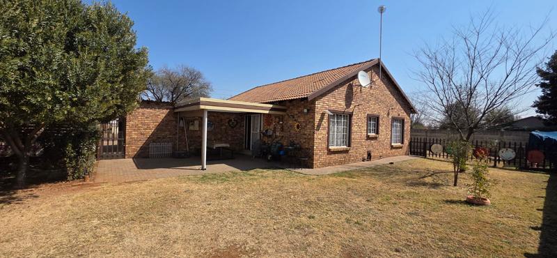 3 Bedroom Property for Sale in Kookrus Gauteng