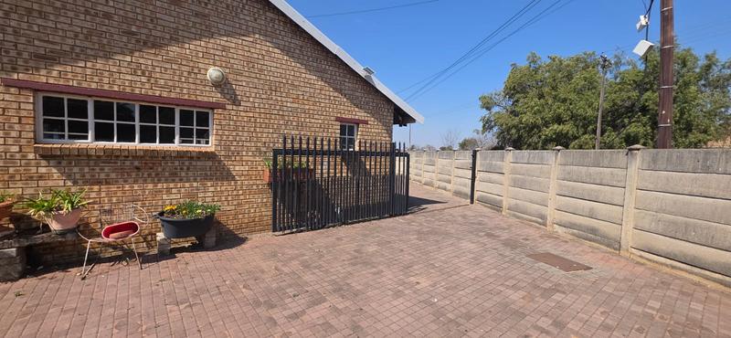 4 Bedroom Property for Sale in Kookrus Gauteng
