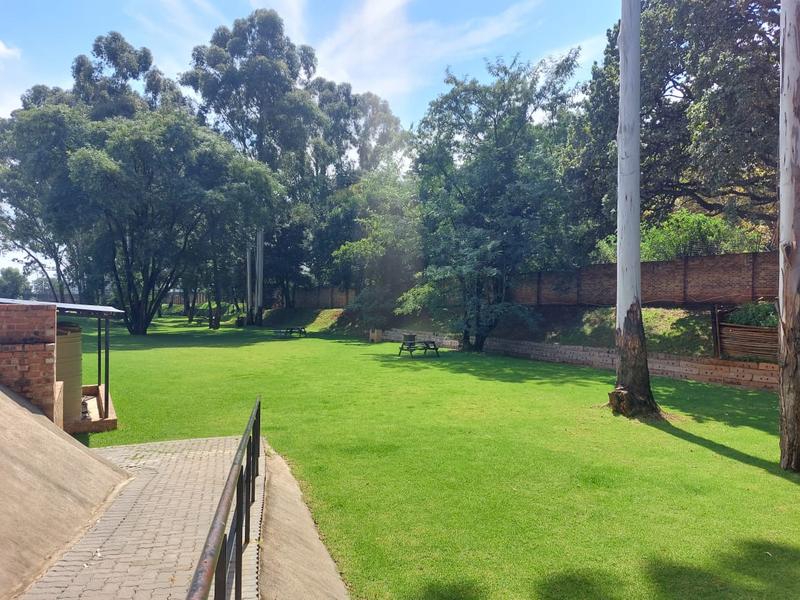 To Let 2 Bedroom Property for Rent in Braamfontein Gauteng