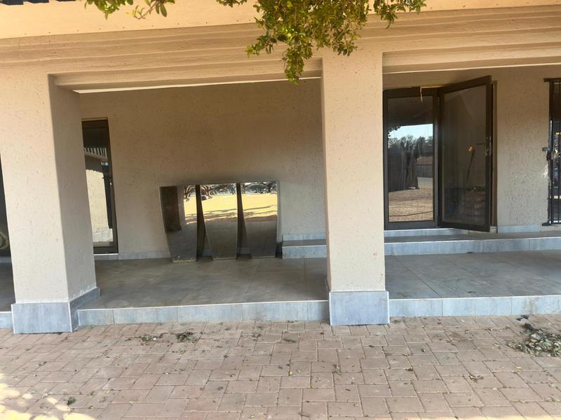 To Let commercial Property for Rent in Raslouw Gauteng