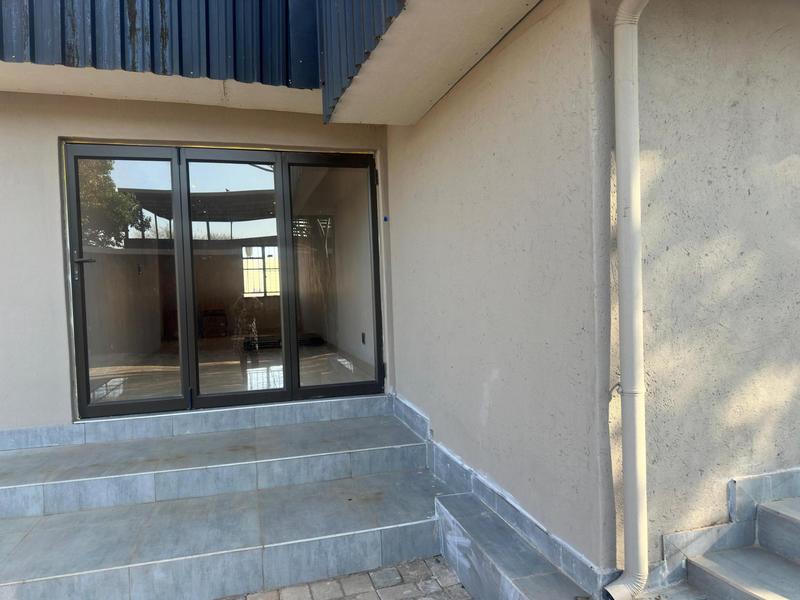 To Let commercial Property for Rent in Raslouw Gauteng