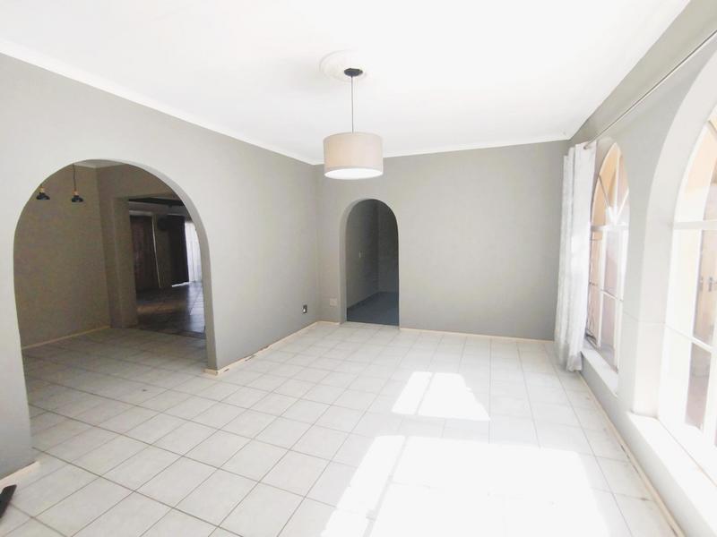 5 Bedroom Property for Sale in Sunward Park Gauteng