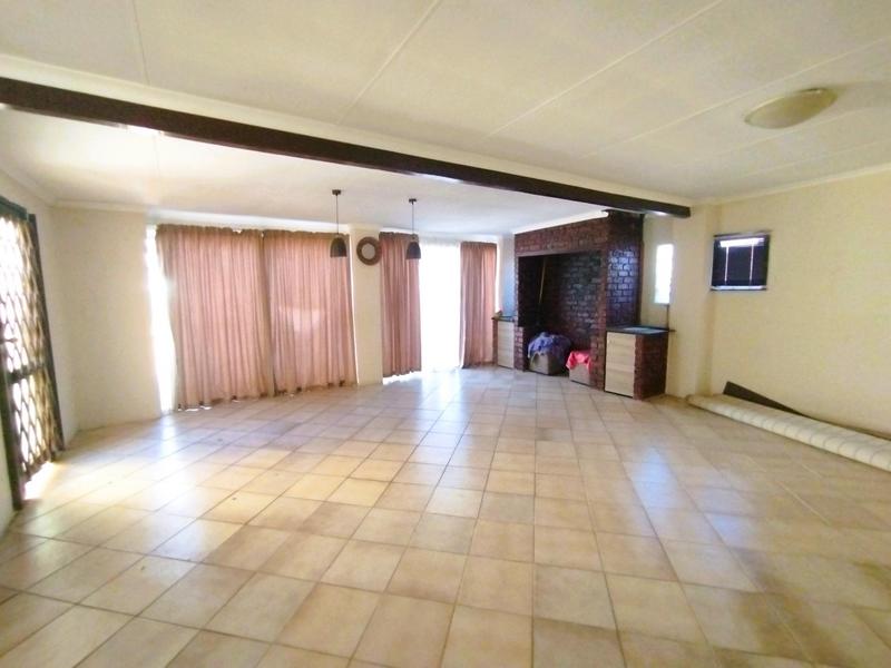 5 Bedroom Property for Sale in Sunward Park Gauteng